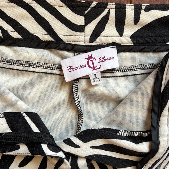 Countess Luann Zebra Print Pants Women's Size 8. - Picture 9 of 10